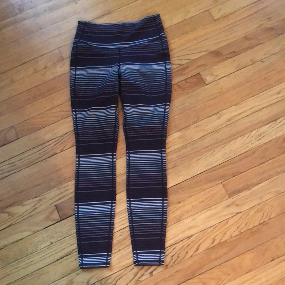 Super cute athleta striped leggings - Picture 3 of 5